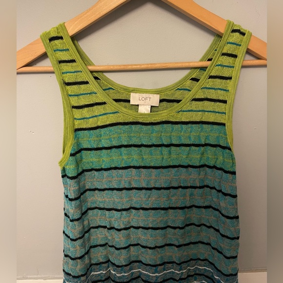 Ombré Coloring Sweater Tank Top - Picture 8 of 10